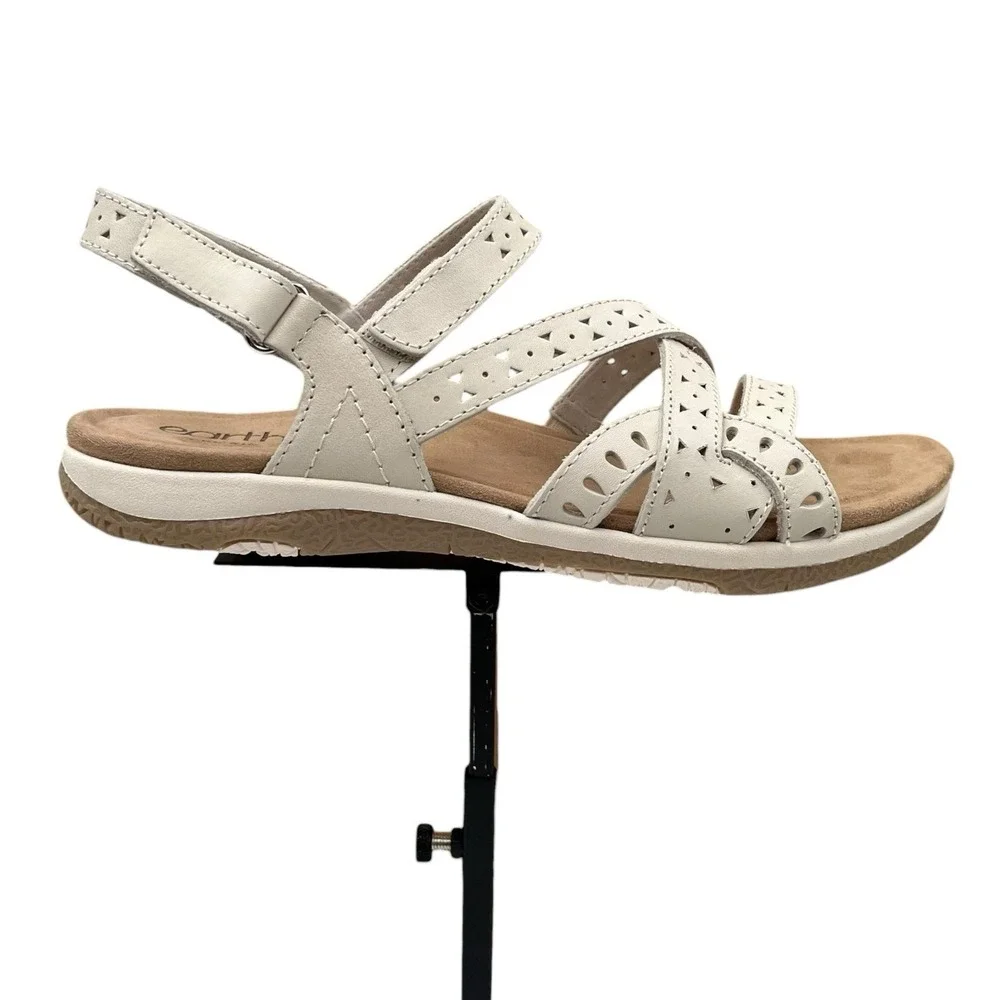 Earth Womens Seravi Strappy Casual Sandal 10.5 Wide Ivory Adjustable Comfort